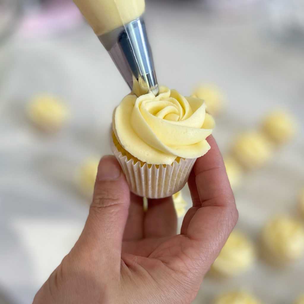white chocolate frosting