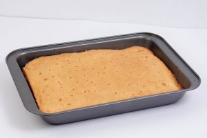 easy ways to bake a cake without a cake pan - azidelicious
