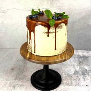 Azidelicious chocolate berry Cake