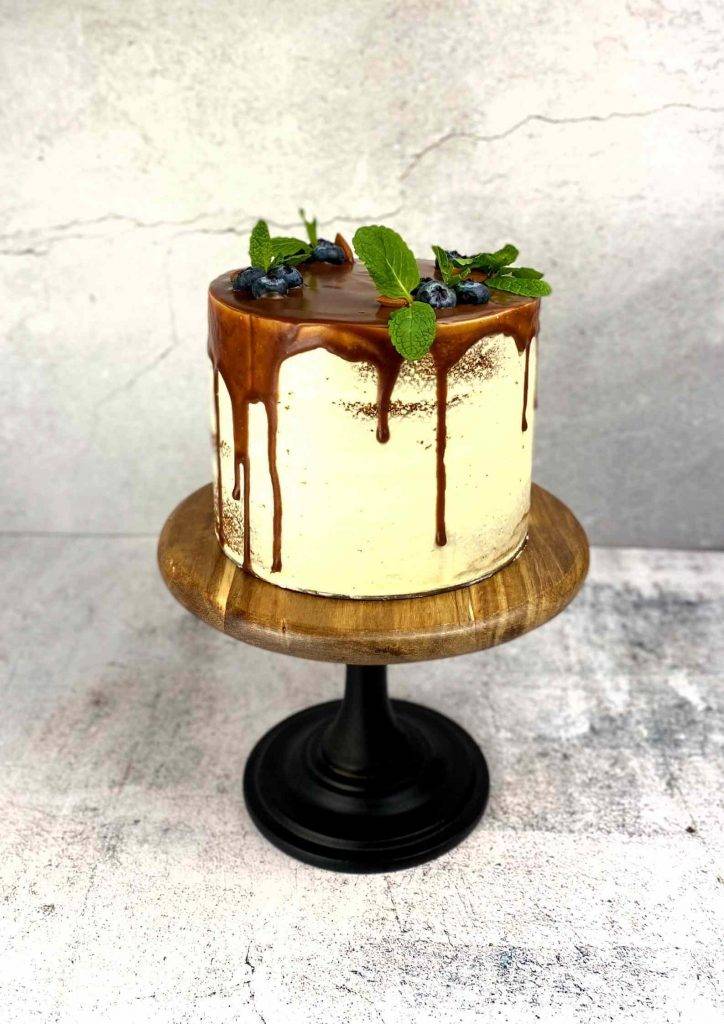 Azidelicious chocolate berry Cake